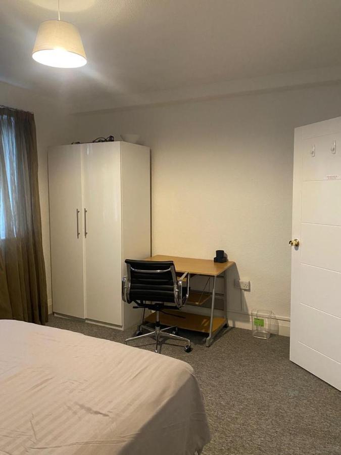 Hendon Park Apartments In London The Hyde Екстер'єр фото